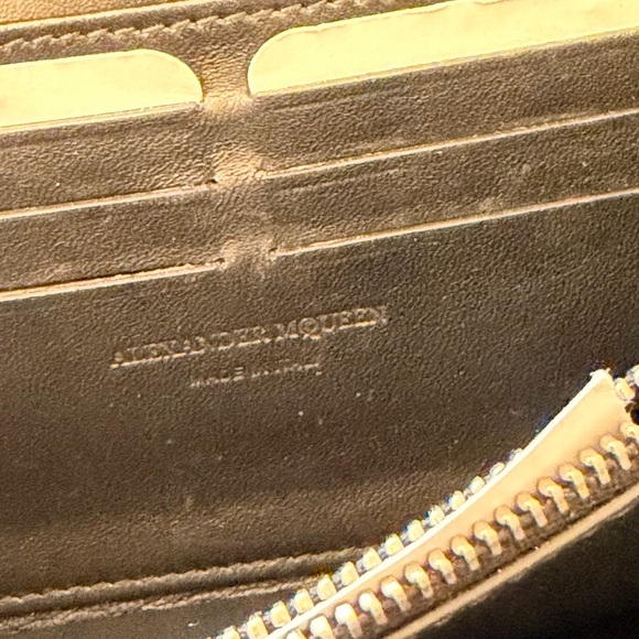 Alexander McQueen skull baby pink Croc-Embossed leather convertible wallet - Picture 7 of 16